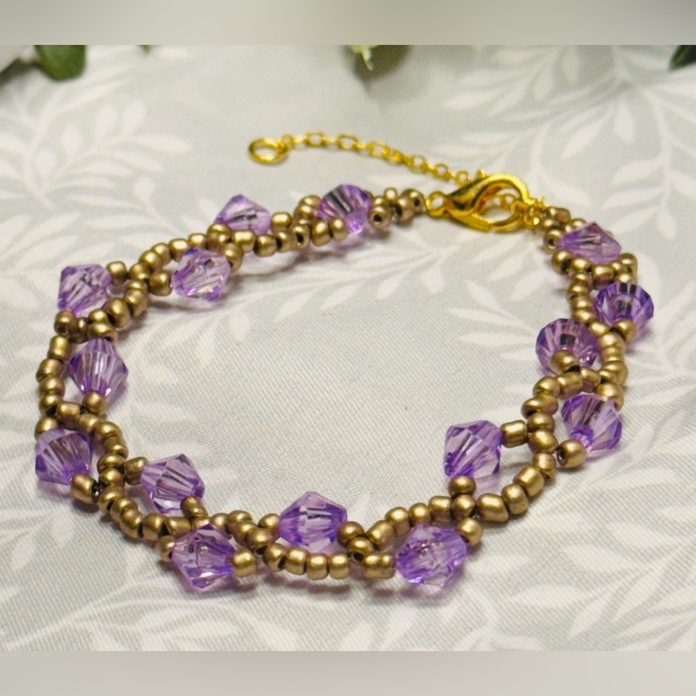 Elegant Purple and Gold Beaded Bracelet